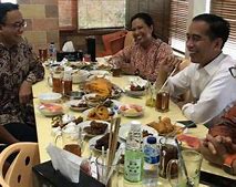 Jokowi Makan Siang Terakhir